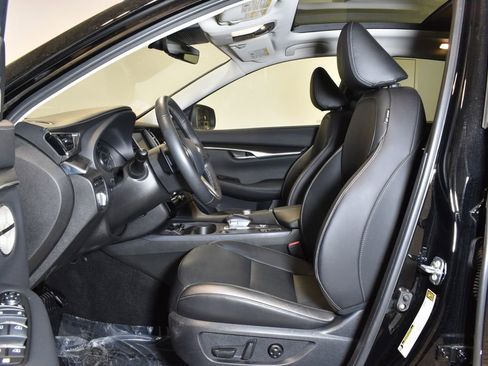 Certified 2025 INFINITI QX50 Luxe image 11
