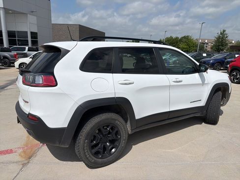 Used 2022 Jeep Cherokee Trailhawk w/ Trailer Tow Group AWD/4WD image 3