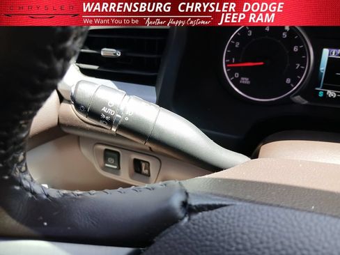 Used 2019 GMC Acadia SLT FWD image 19