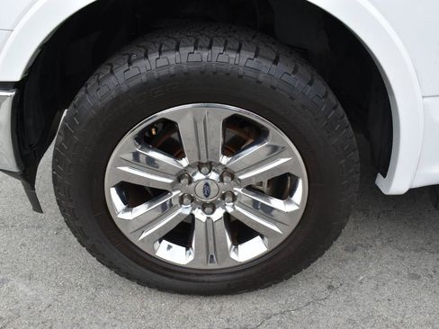 Used 2018 Ford F150 Lariat w/ Equipment Group 502A Luxury AWD/4WD image 32