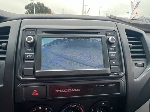 Used 2015 Toyota Tacoma PreRunner image 22