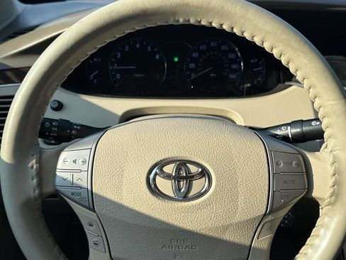 Used 2010 Toyota Avalon Limited FWD image 23