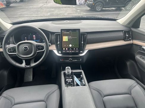 Used 2025 Volvo XC90 B5 Plus AWD/4WD image 15