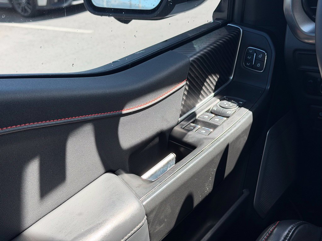 Used 2025 Ford F150 Raptor AWD/4WD image 9