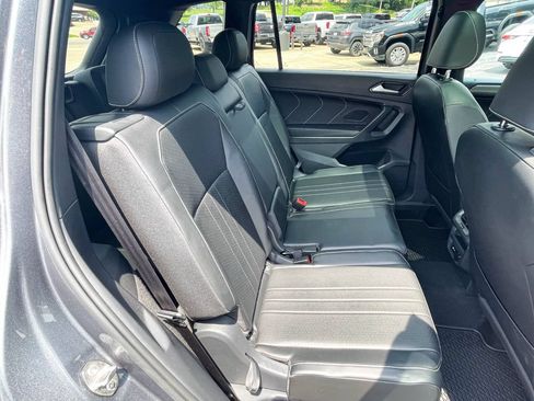 Used 2022 Volkswagen Tiguan SE R-Line FWD image 13