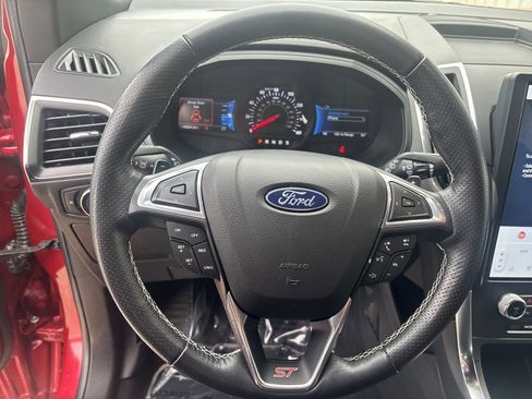 Used 2024 Ford Edge ST image 17
