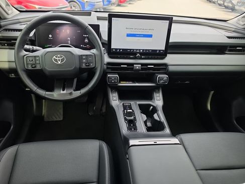 Used 2026 Toyota RAV4 Limited AWD/4WD image 9