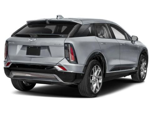 Certified 2025 Cadillac Optiq Luxury 2 w/ LPO, Floor Liner Package AWD/4WD image 5