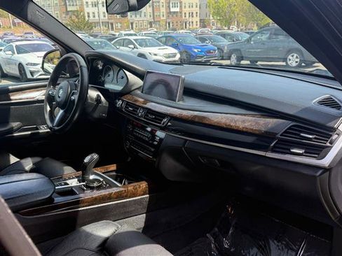 Used 2016 BMW X5 xDrive50i image 9