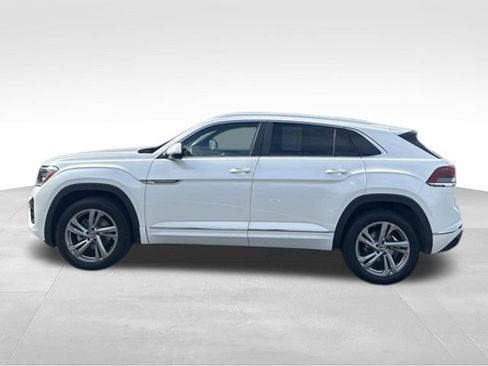 Used 2024 Volkswagen Atlas Cross Sport SEL R-Line AWD/4WD image 2