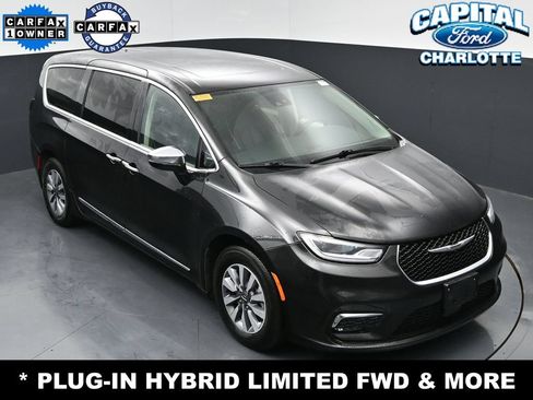 Used 2023 Chrysler Pacifica Limited FWD image 29