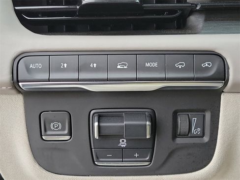 Certified 2022 Cadillac Escalade Premium Luxury Platinum image 26