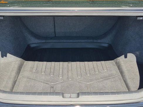 Used 2018 Honda Accord Touring image 6