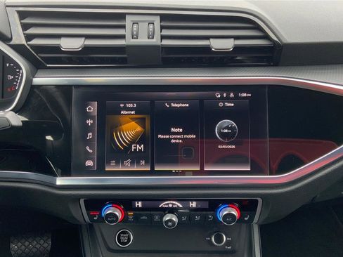 Used 2024 Audi Q3 2.0T Premium image 13