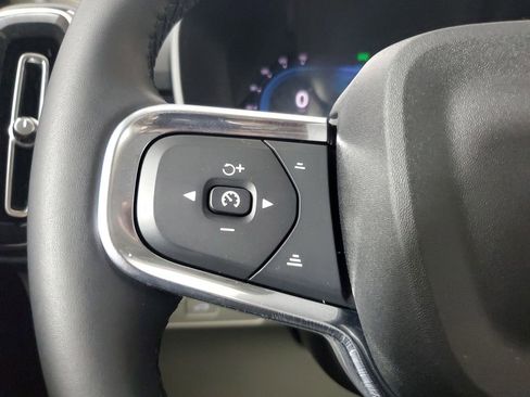 Certified 2025 Volvo XC40 B5 Plus image 27