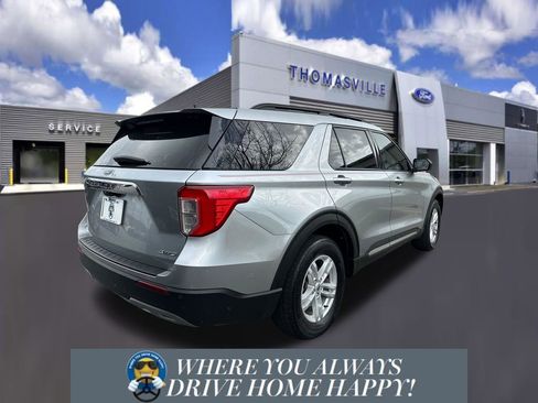 Used 2024 Ford Explorer XLT w/ Equipment Group 202A image 4