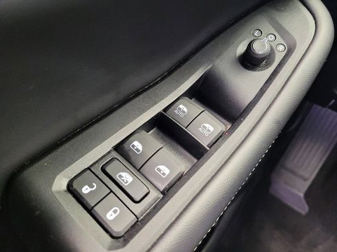 Used 2023 Jeep Grand Cherokee Laredo X image 27