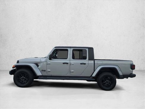 Used 2021 Jeep Gladiator Sport AWD/4WD image 9