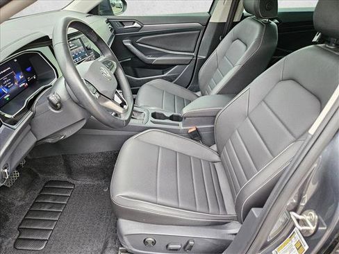 Used 2024 Volkswagen Jetta SE w/ Panoramic Sunroof Package FWD image 15