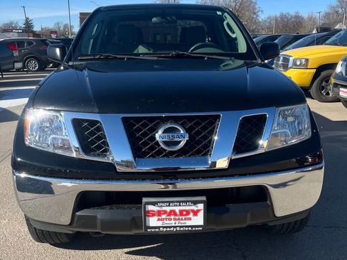 Used 2011 Nissan Frontier SV image 9