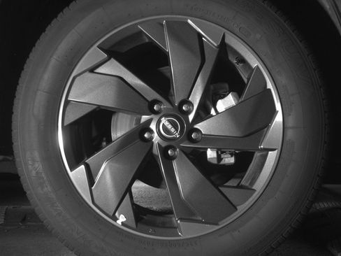 Used 2025 Nissan Rogue SV AWD/4WD image 13