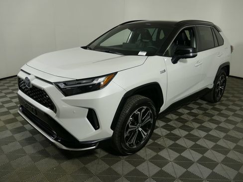 Used 2024 Toyota RAV4 XSE w/ Premium Package AWD/4WD image 7