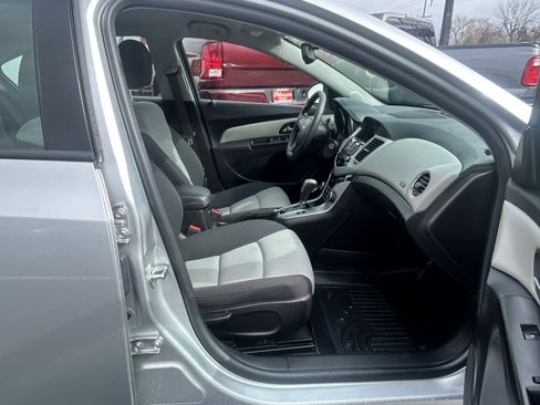 Used 2015 Chevrolet Cruze LS FWD image 13