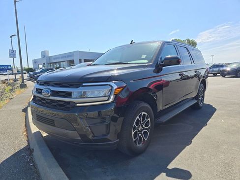 Used 2024 Ford Expedition Max XLT image 31