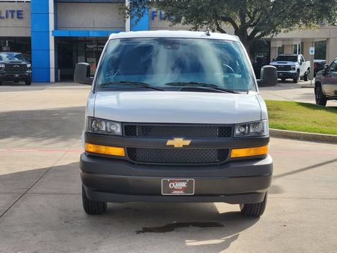 New 2025 Chevrolet Express 2500 Extended RWD image 9