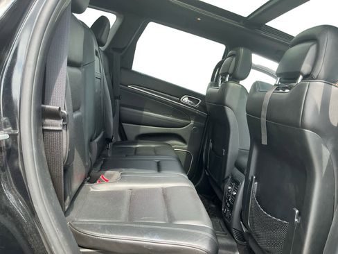 Used 2018 Jeep Grand Cherokee Overland AWD/4WD image 12
