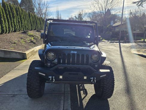 Used 2014 Jeep Wrangler Unlimited Rubicon w/ Connectivity Group AWD/4WD image 2
