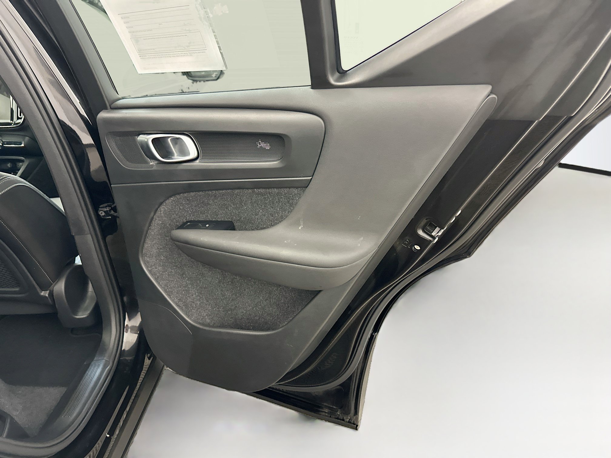 Used 2026 Volvo XC40 B5 Plus AWD/4WD image 33