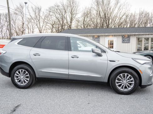 Used 2024 Buick Enclave Premium image 12