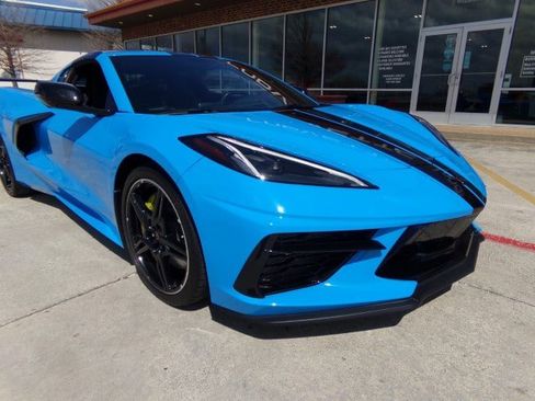 Used 2021 Chevrolet Corvette Stingray Coupe w/ Z51 Performance Package image 3