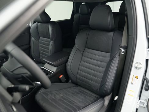 Used 2024 Mitsubishi Outlander SE image 21