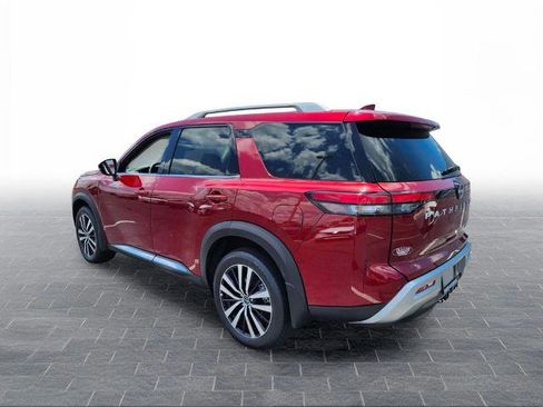Certified 2025 Nissan Pathfinder Platinum AWD/4WD image 5