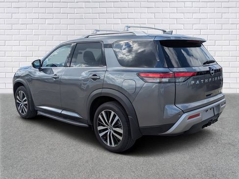 Used 2025 Nissan Pathfinder Platinum w/ Cargo Package FWD image 3