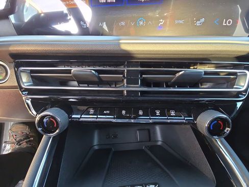 New 2026 Chevrolet Traverse LT image 25