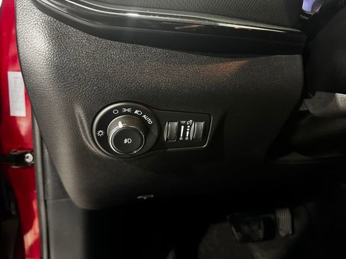 Used 2025 Jeep Compass Trailhawk AWD/4WD image 37