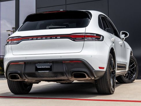 Certified 2023 Porsche Macan AWD/4WD image 3