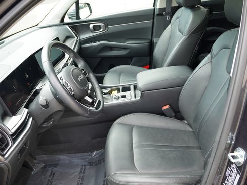 Certified 2024 Kia Sorento S w/ Panoramic Sunroof Package AWD/4WD image 15