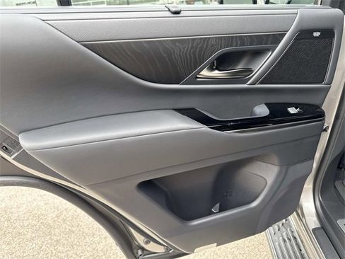 New 2025 Lexus LX 600 4WD w/ Luxury Package image 12