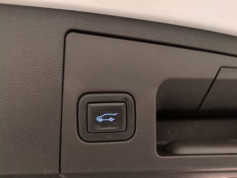 Used 2020 Cadillac XT4 Premium Luxury w/ Cold Weather Package image 13