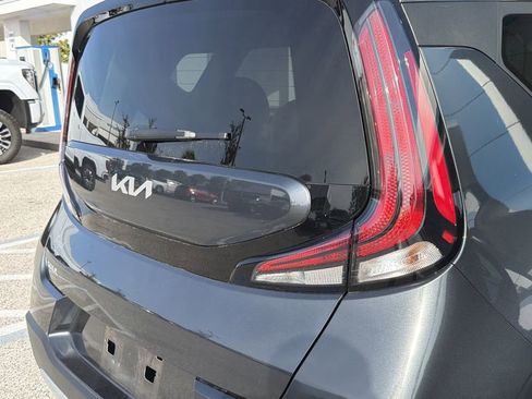 Certified 2023 Kia Soul LX FWD image 8