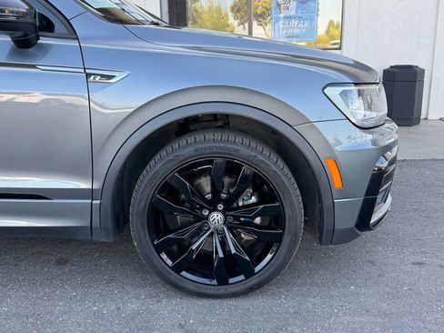 Used 2021 Volkswagen Tiguan SE R-Line FWD image 2