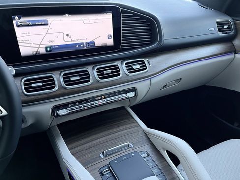 Certified 2024 Mercedes-Benz GLS 450 4MATIC image 23