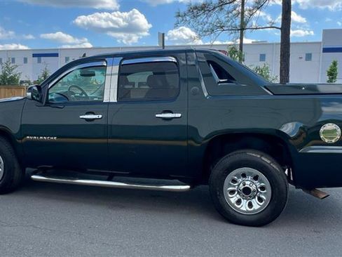 Used 2013 Chevrolet Avalanche LT RWD image 11