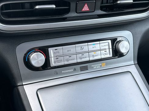 Certified 2022 Hyundai Kona SEL w/ Convenience Package image 26