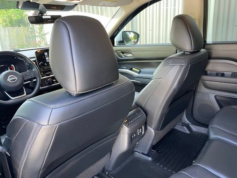 Used 2023 Nissan Pathfinder Platinum w/ Cargo Package FWD image 28