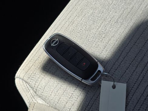 Used 2023 Nissan Rogue SV FWD image 35